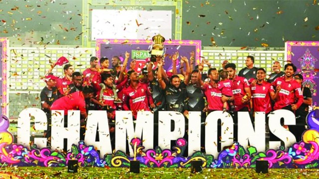 কুমিল্লাকে হারিয়ে বিপিএলের নতুন চ্যাম্পিয়ন বরিশাল